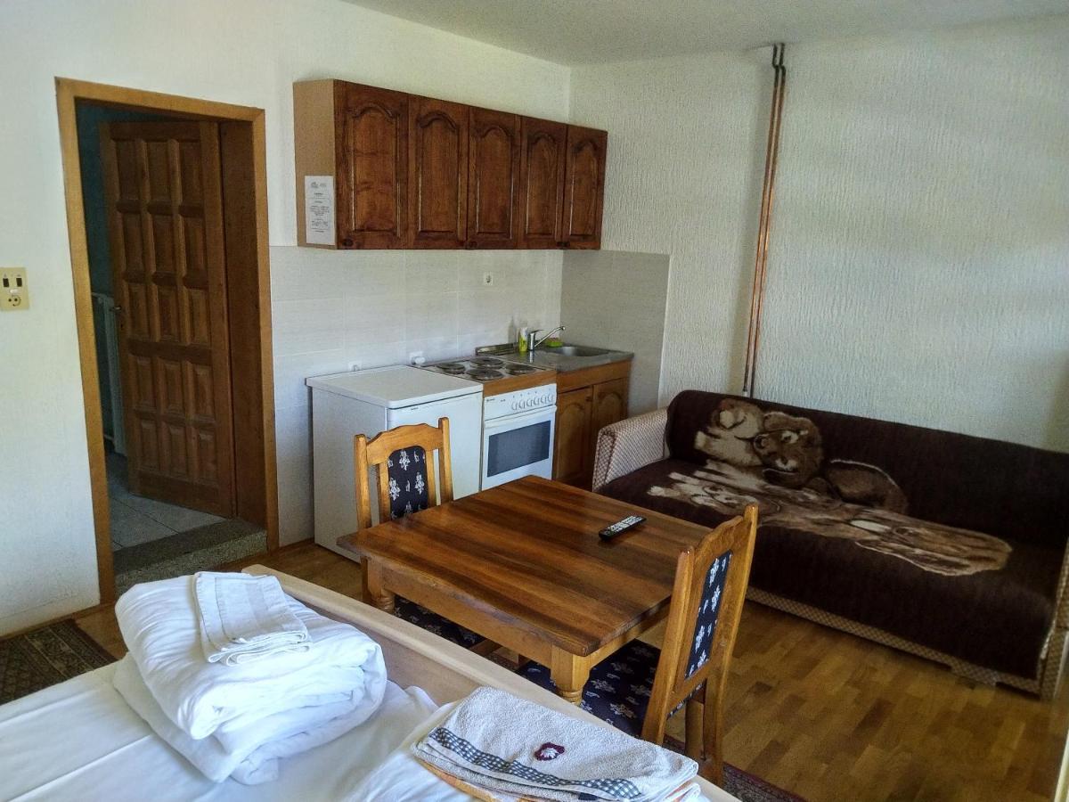 Apartments And Rooms Vicko Брзече Экстерьер фото