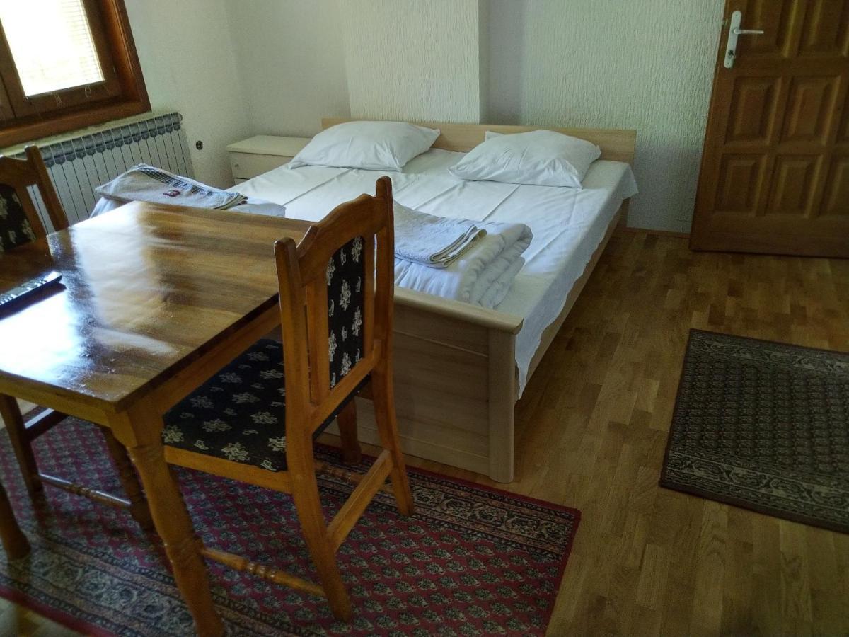 Apartments And Rooms Vicko Брзече Экстерьер фото