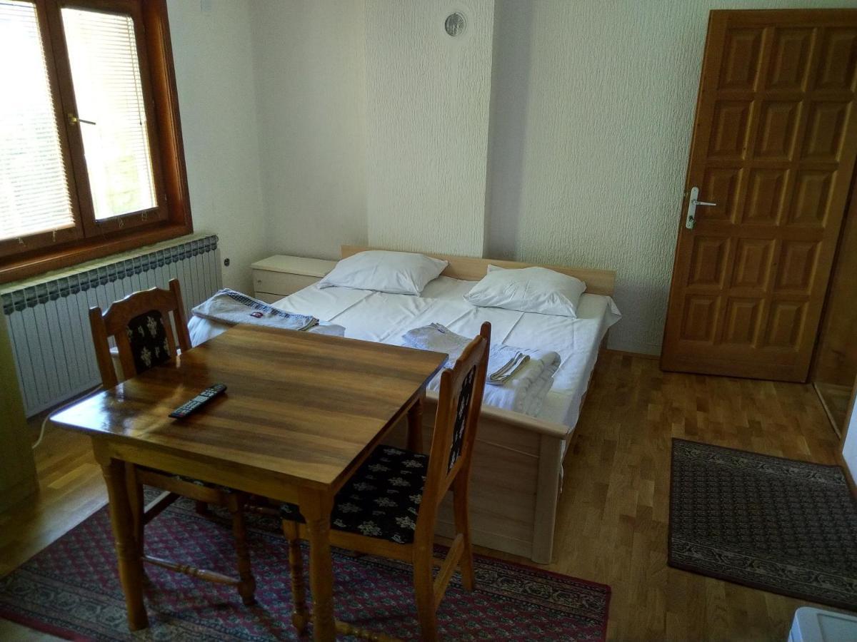 Apartments And Rooms Vicko Брзече Экстерьер фото