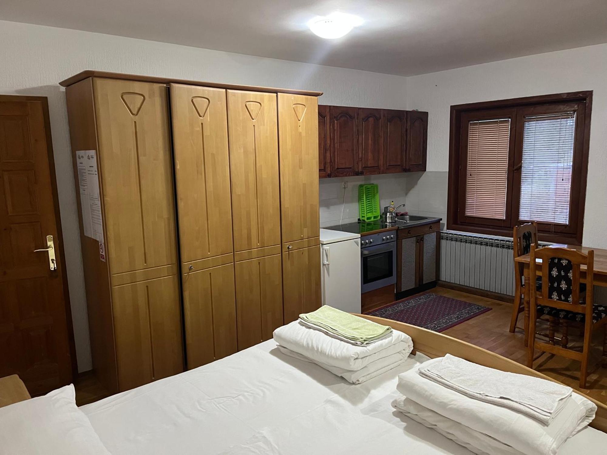 Apartments And Rooms Vicko Брзече Экстерьер фото